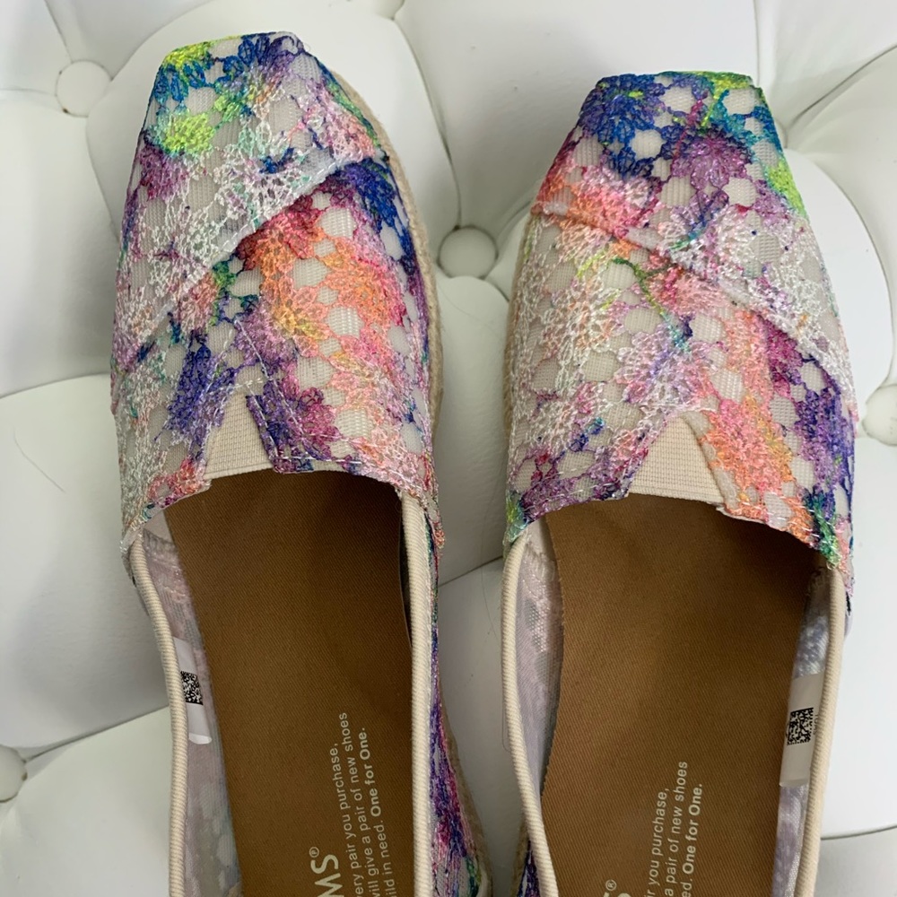 TOMS lace espadrille shoes size 9
